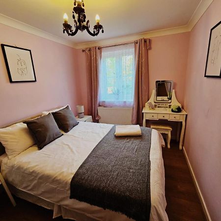 Lovely Flat Close To Shepherd'S Bush Apartment ลอนดอน ภายนอก รูปภาพ