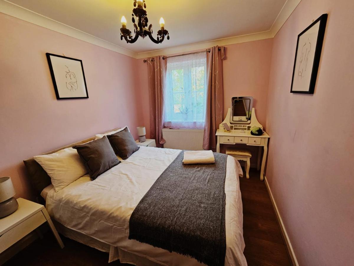 Lovely Flat Close To Shepherd'S Bush Apartment ลอนดอน ภายนอก รูปภาพ