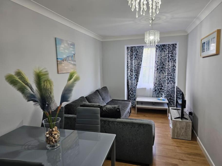 Lovely Flat Close To Shepherd'S Bush Apartment ลอนดอน ภายนอก รูปภาพ